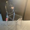 Sedia Victoria ghost da soggiorno realizzata in plastica scontata del 25%