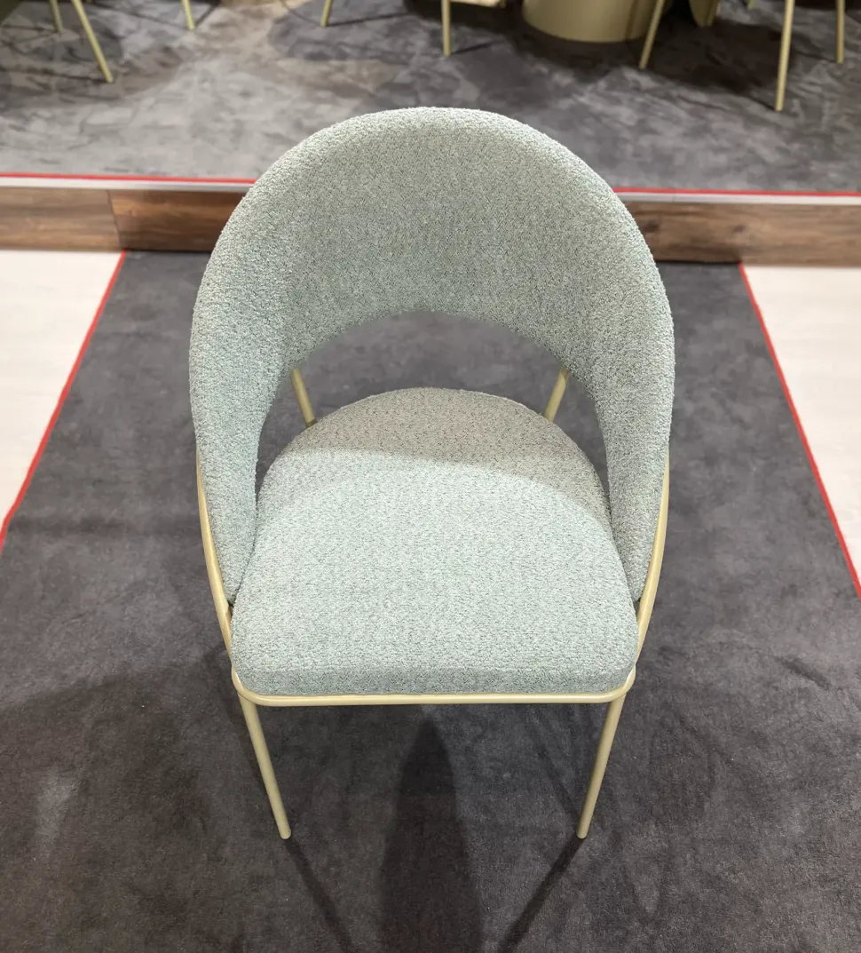 Sedia Viola da soggiorno realizzata in tessuto scontata del 75%