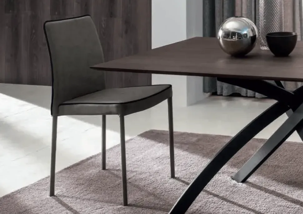 Sedia Zamagna di design moderno, scontata fino al 50%