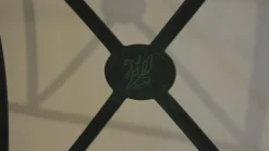 Sedie classiche in ferro finitura verde e cuscini in tessuto scontate del -80%