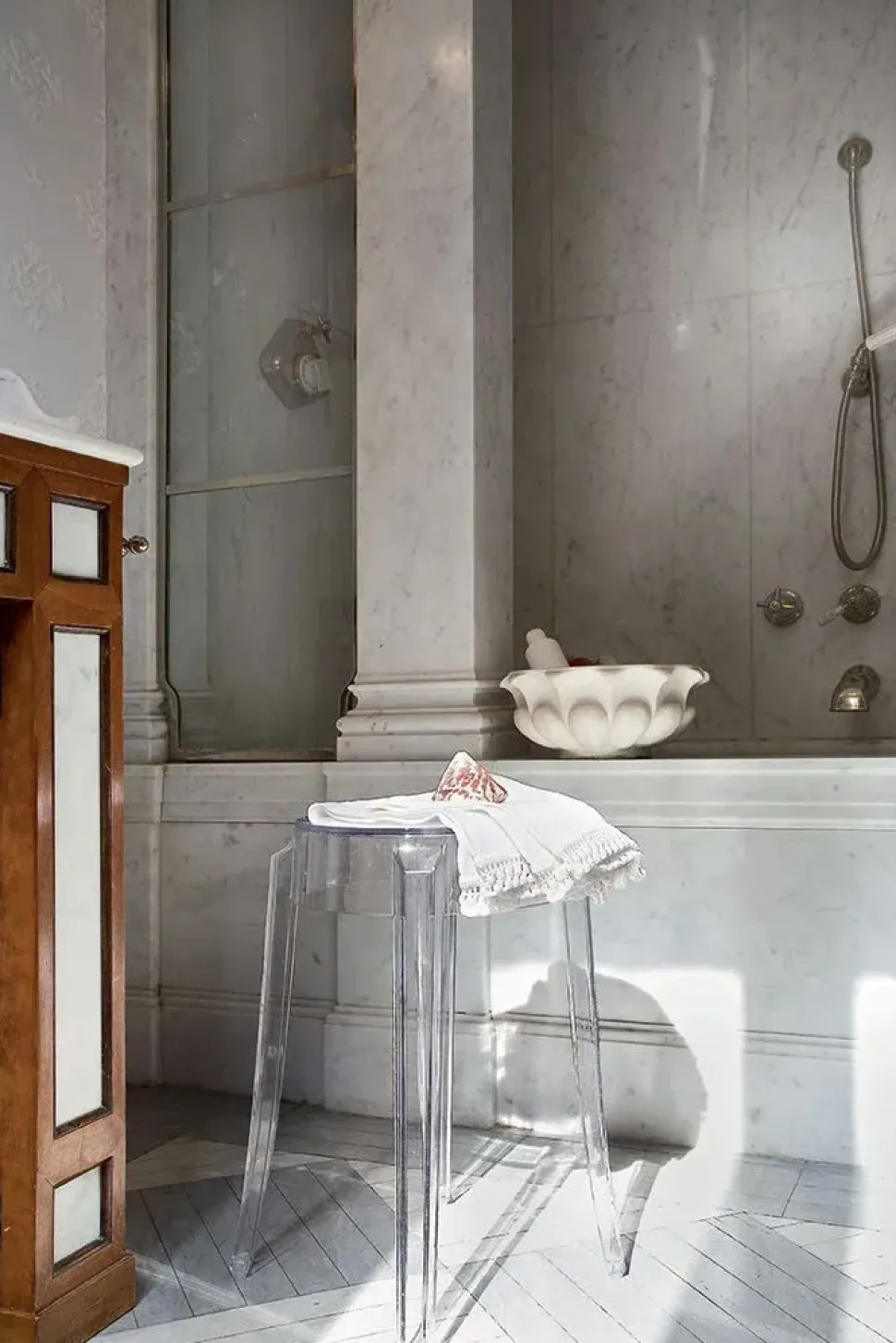 Sgabello Charles ghost Kartell a prezzo ribassato approfittane ora!