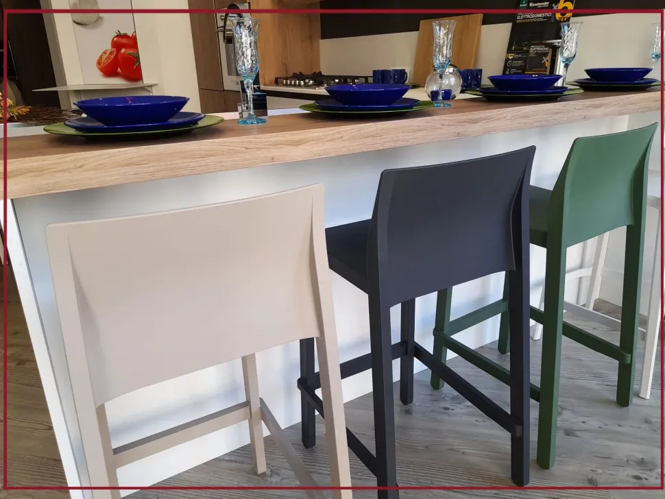 Sgabello con 4 gambe Kate Scab in offerta