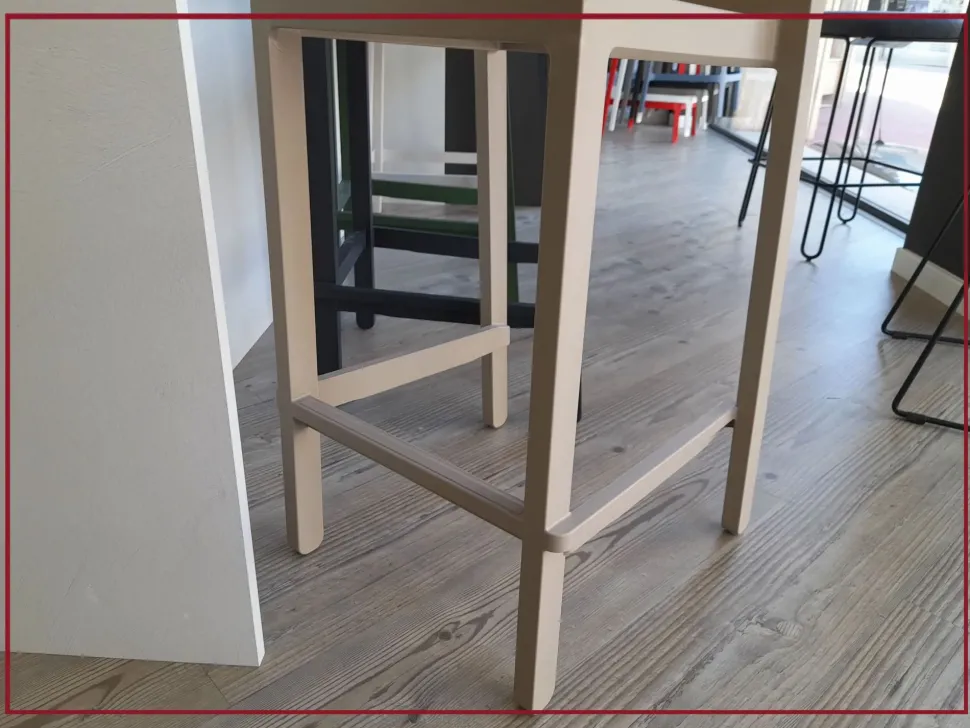 Sgabello con 4 gambe Kate Scab in offerta