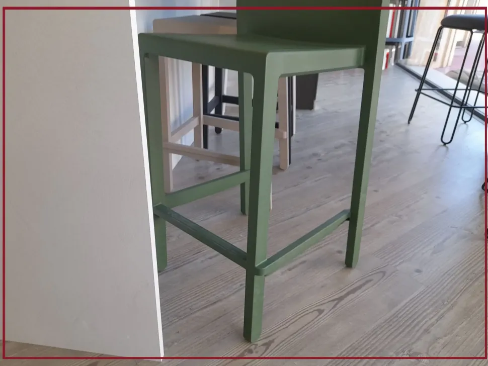 Sgabello con 4 gambe Kate Scab in offerta