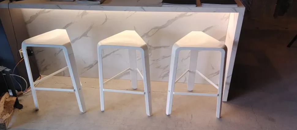 Sgabello con 4 gambe Sgabello picapau infiniti Infiniti a prezzi convenienti