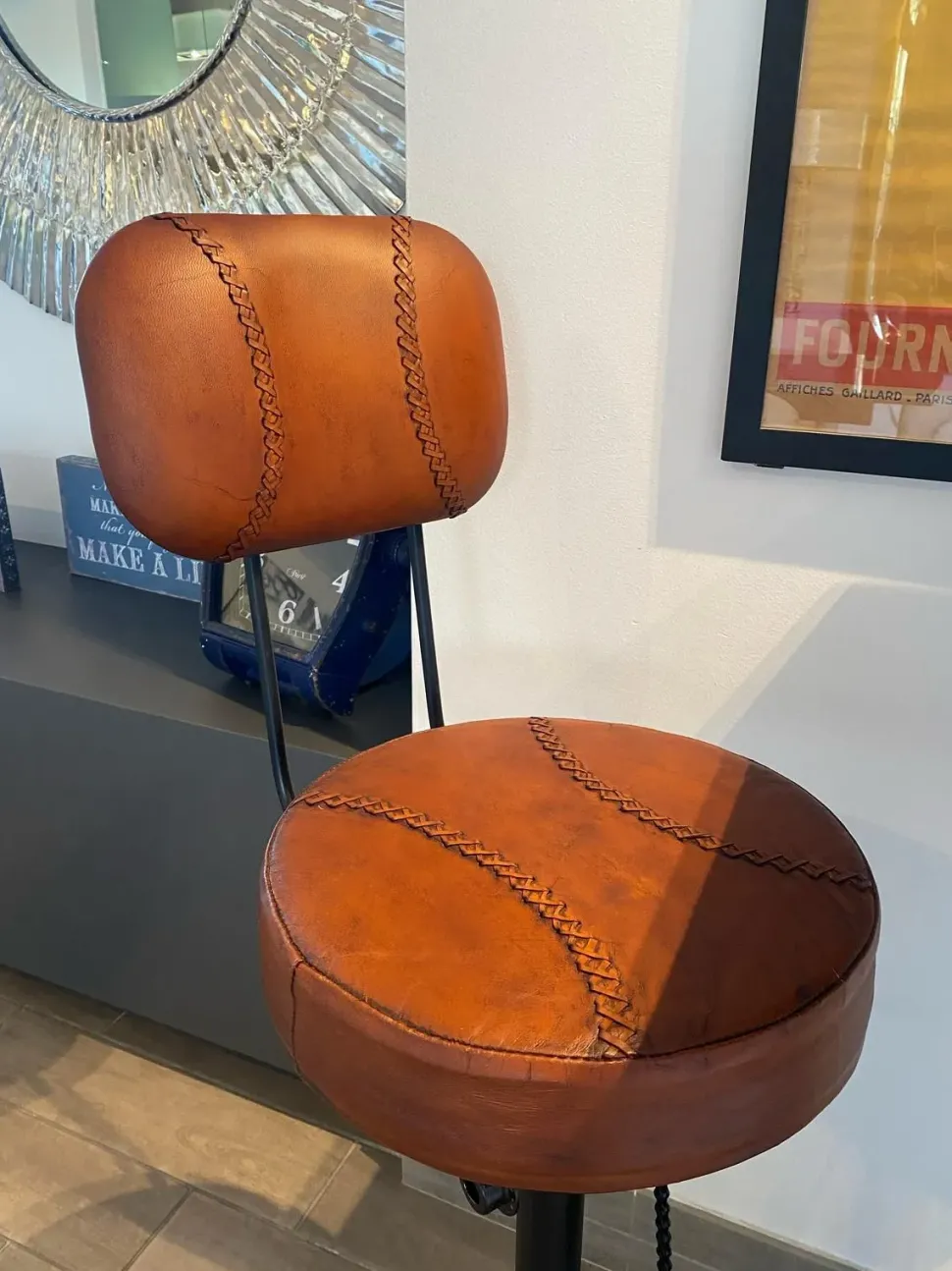 Sgabello con base centrale Bike Collezione esclusiva in offerta