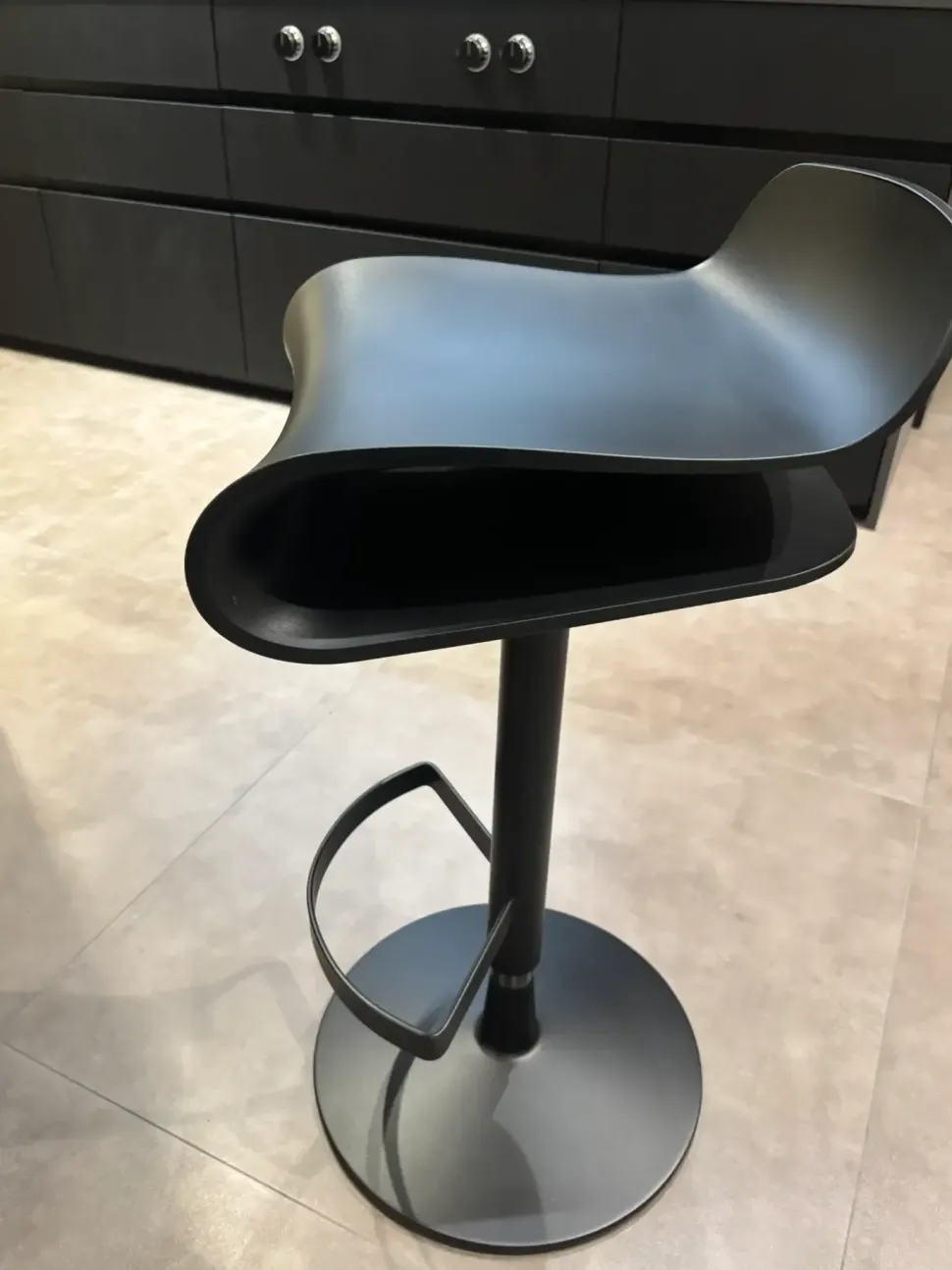 Sgabello con base centrale Sgabello kristalia bcn Kristalia a prezzi outlet