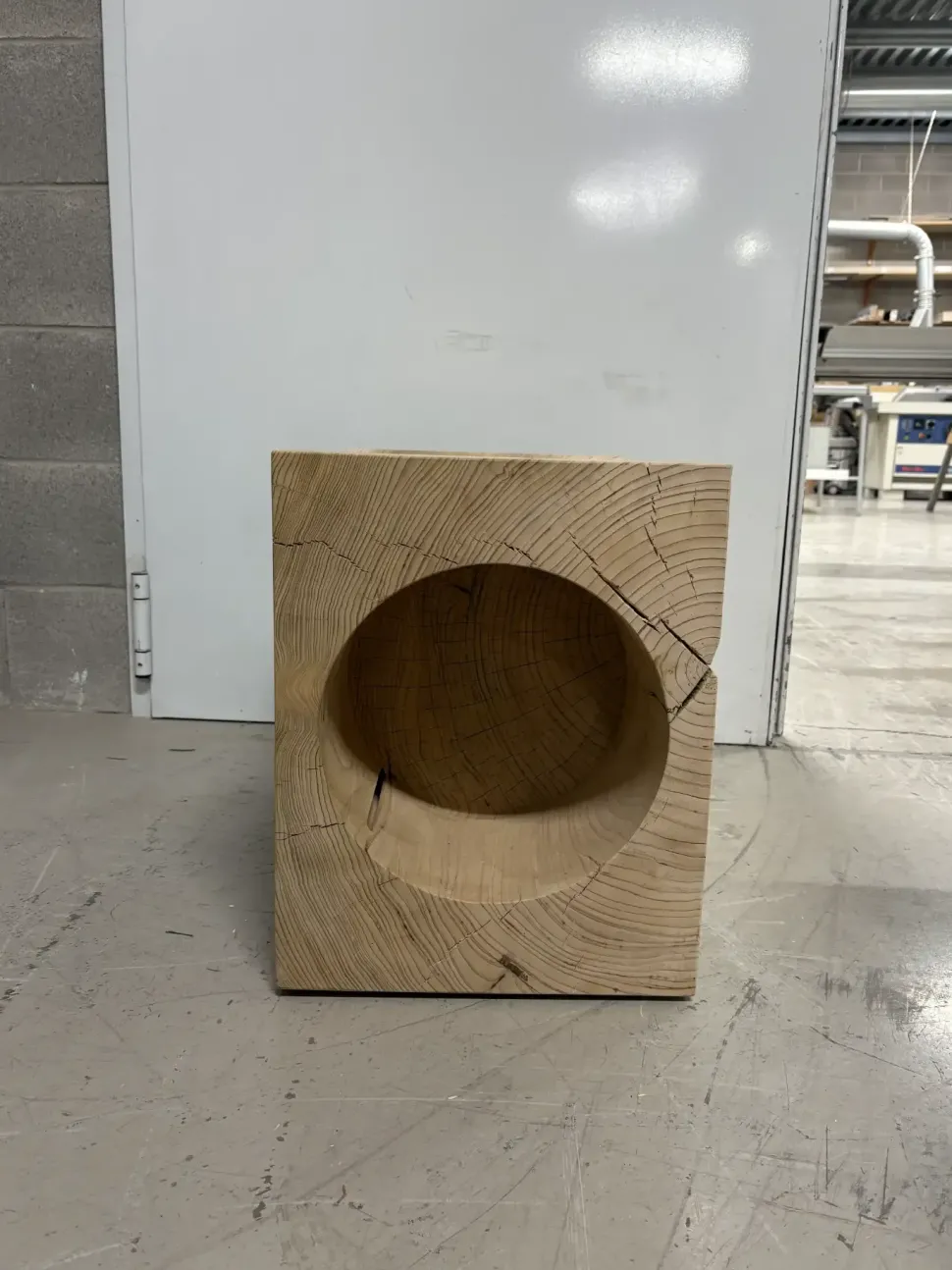 Sgabello con base centrale Temperino Riva 1920 in offerta