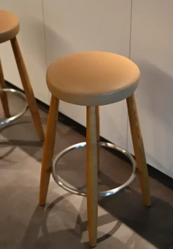 Sgabello da cucina Ch58 Carl hansen & son a prezzo scontato