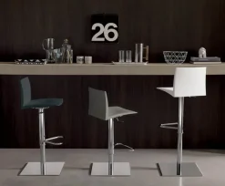 Sgabello Jungle Ozzio con base centrale in offerta