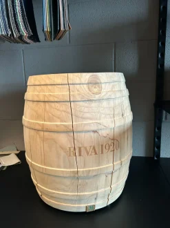 Sgabello modello Botte Riva 1920 SCONTATO a PREZZI OUTLET