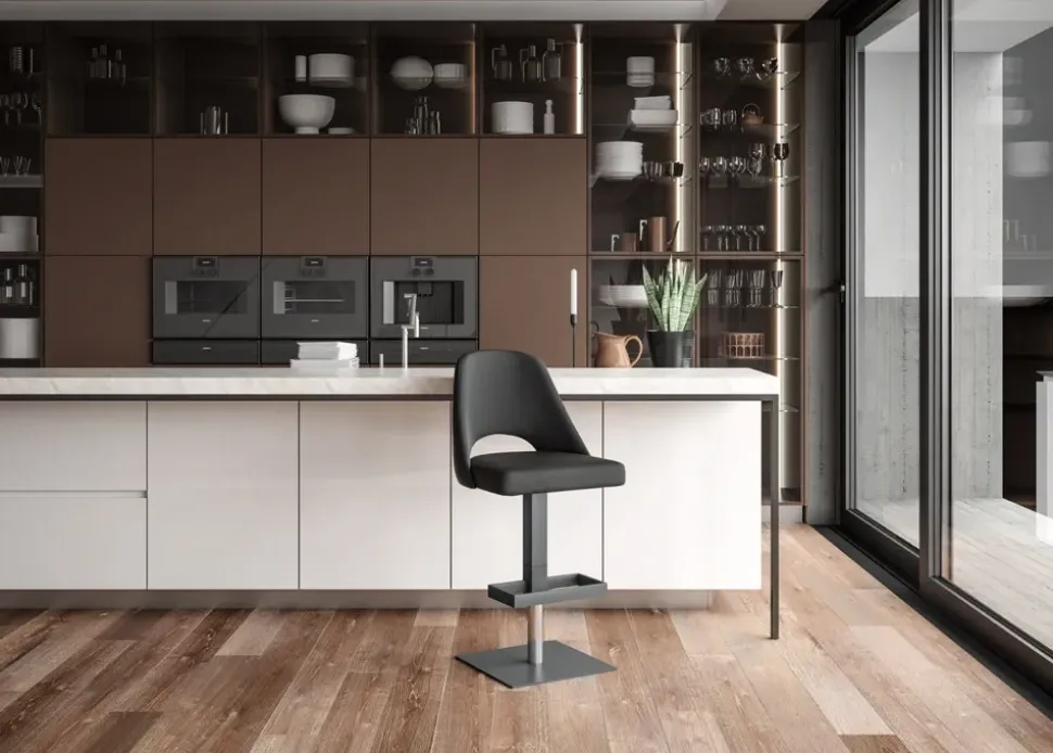 Sgabello regolabile in altezza Oslo Easyline a prezzo scontato