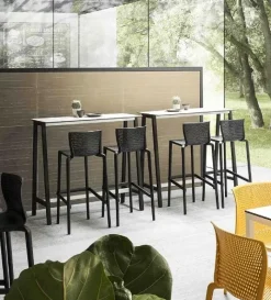 Sgabello Spyker Stool Gaber a prezzo scontato. Design moderno e pratico.