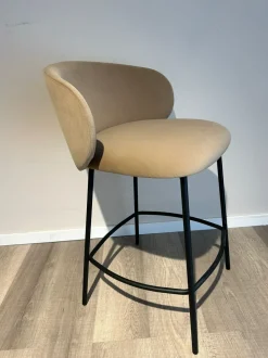 Sgabello Tuka Connubia a prezzo scontato