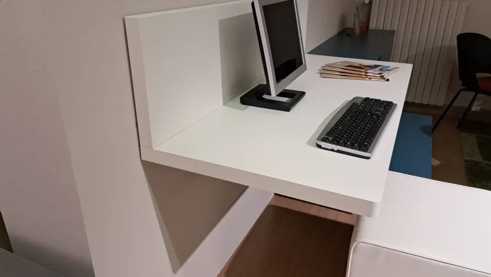 Soggiorno completo Living di Moretti compact camerette in laminato materico a prezzo Outlet