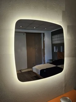 Specchiera modello Riflesso di Adok con forte sconto