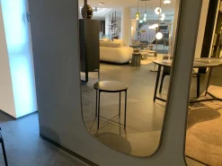 Specchio Audrey di Poliform in stile moderna