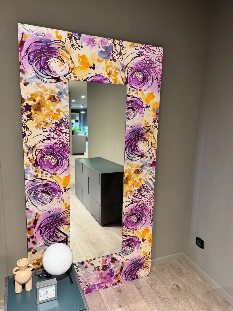 Specchio design Silk di Artigianale a prezzo scontato