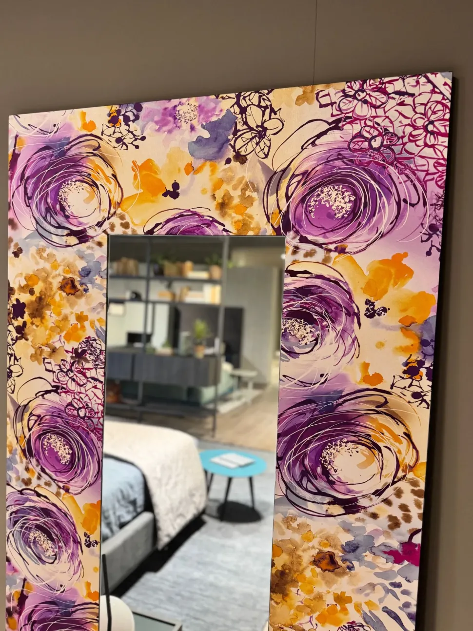 Specchio design Silk di Artigianale a prezzo scontato