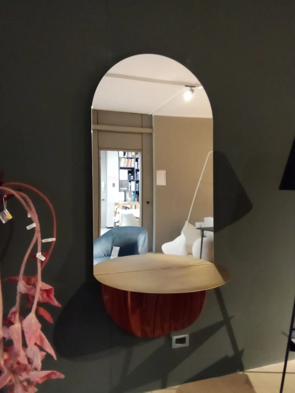 Specchio moderno Brame ovale di Mogg a prezzo Outlet