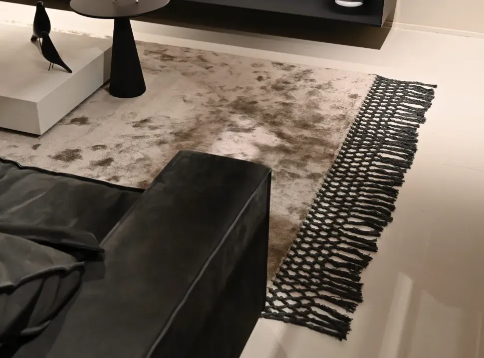Tappeto Design modello Fringes con forte sconto