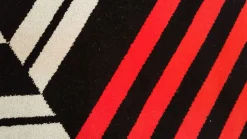 Tappeto moderno Red lines ege Artigianale a prezzo scontato