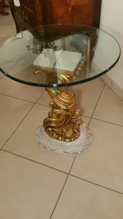 Tavolino classico Legno scolpito a mano di Collezione esclusiva a prezzo ribassato