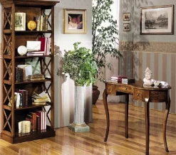 Tavolino classico Scrittoio sagomato in radica in promo-sconto del 40% di Artigianale a prezzo ribassato