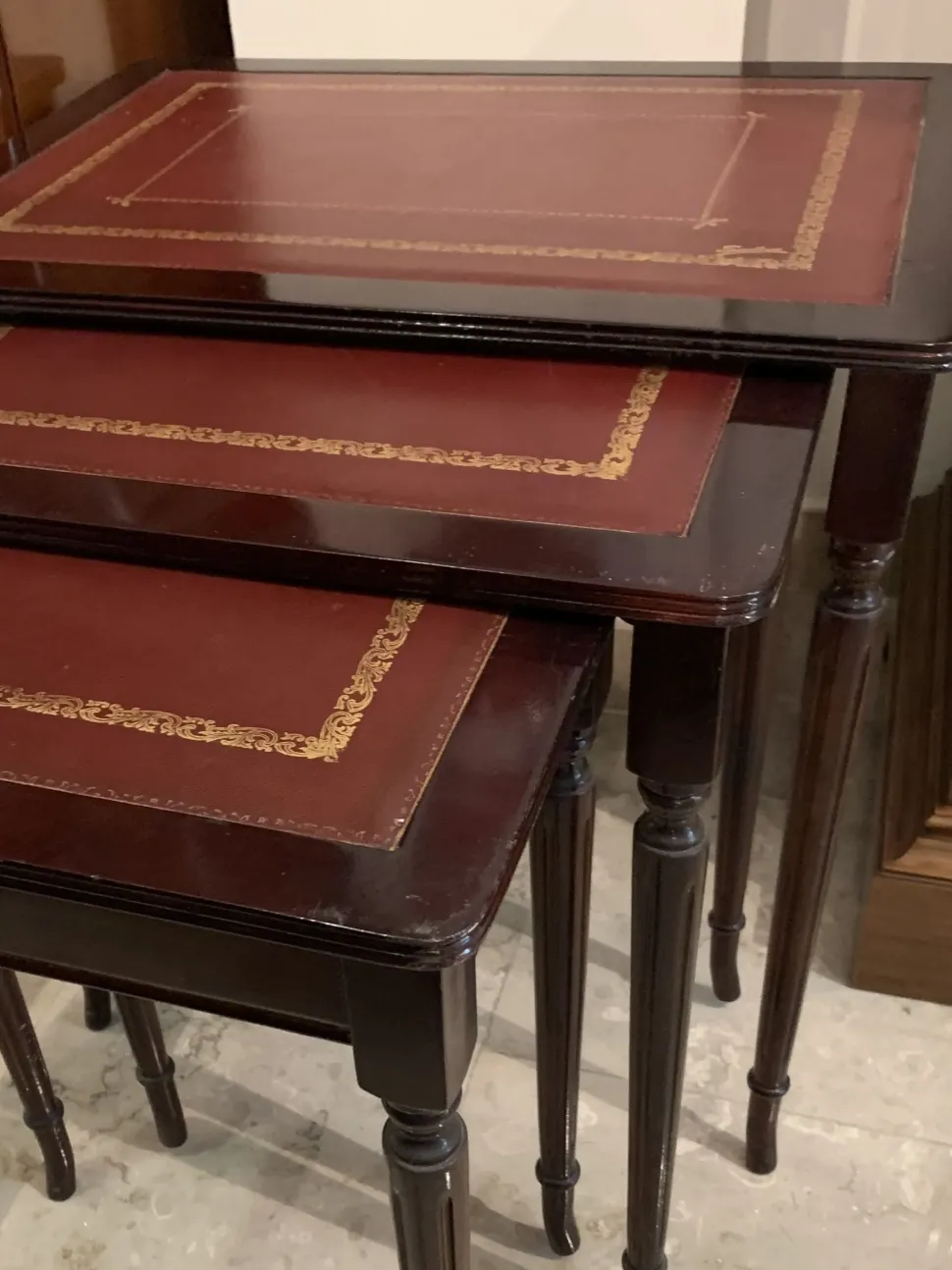 Tavolino classico Tris tavolini di Salca a prezzo ribassato