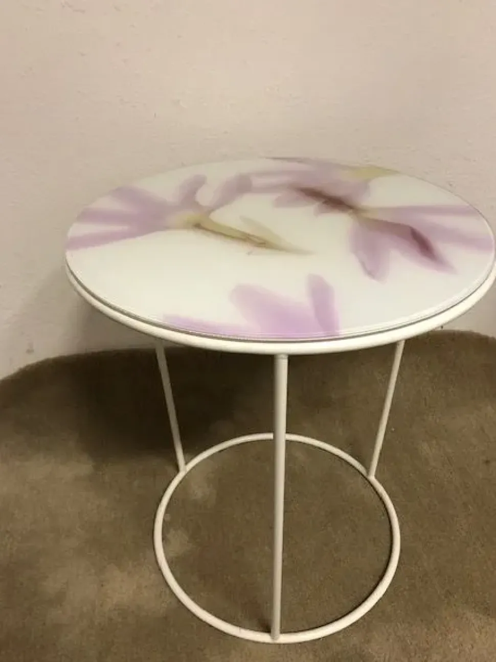 Tavolino design Around the roses di Moroso a prezzo ribassato