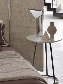 Tavolino design modello Angle di Flou scontato