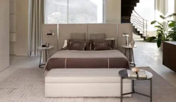 Tavolino design modello Angle di Flou scontato