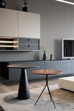 Tavolino design modello Liquid di Baxter scontato