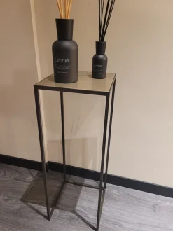 Tavolino design Narciso di Cantori a prezzo ribassato