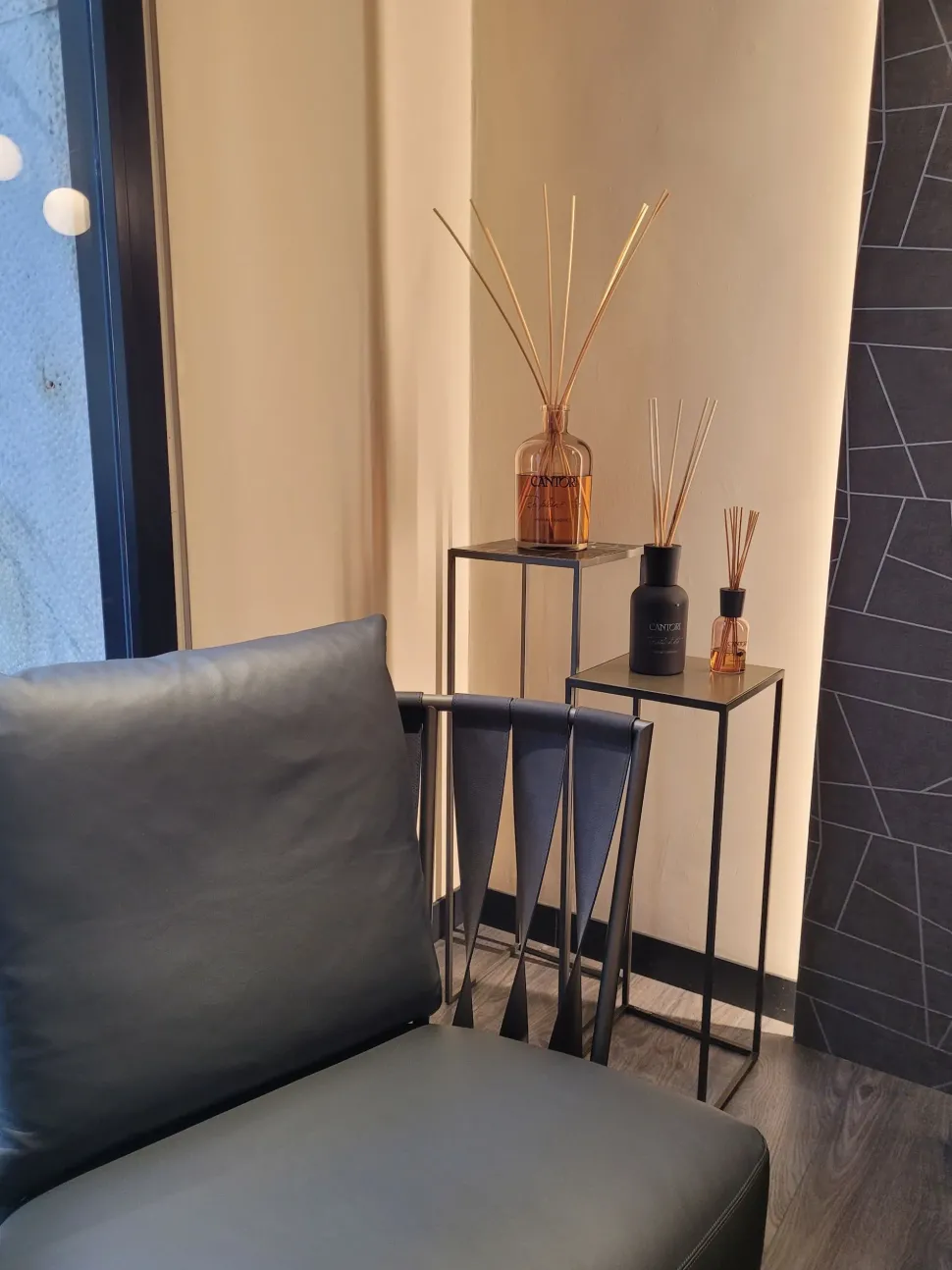 Tavolino design Narciso di Cantori a prezzo scontato