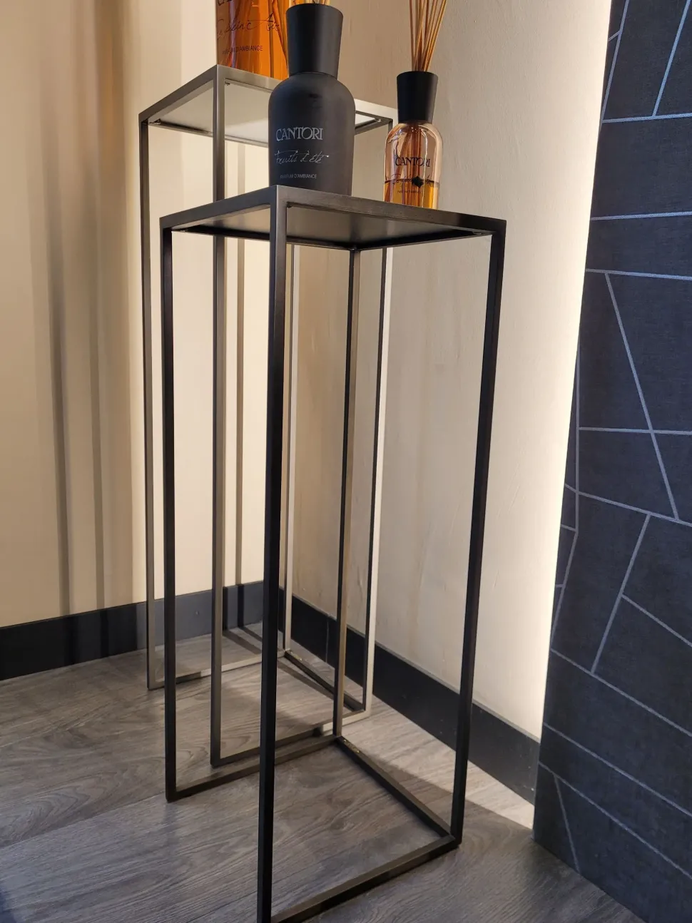 Tavolino design Narciso di Cantori a prezzo scontato