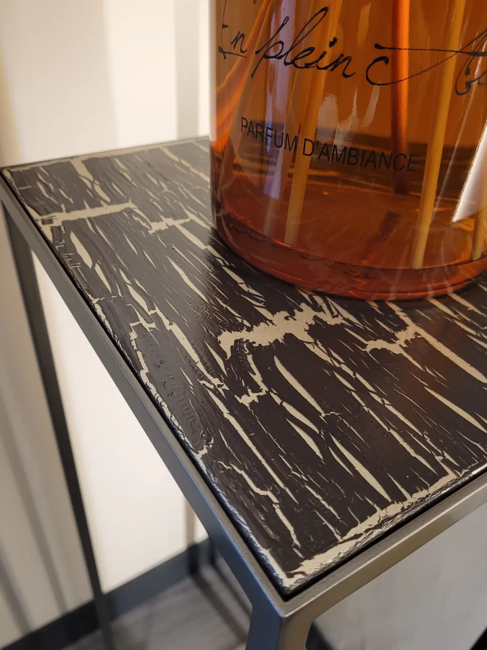 Tavolino design Narciso di Cantori a prezzo scontato