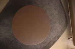 Tavolino design Roll di Kettal a prezzo ribassato