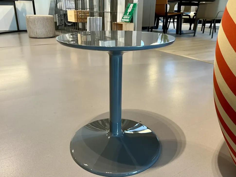 Tavolino design Spool di B&b italia a prezzo ribassato