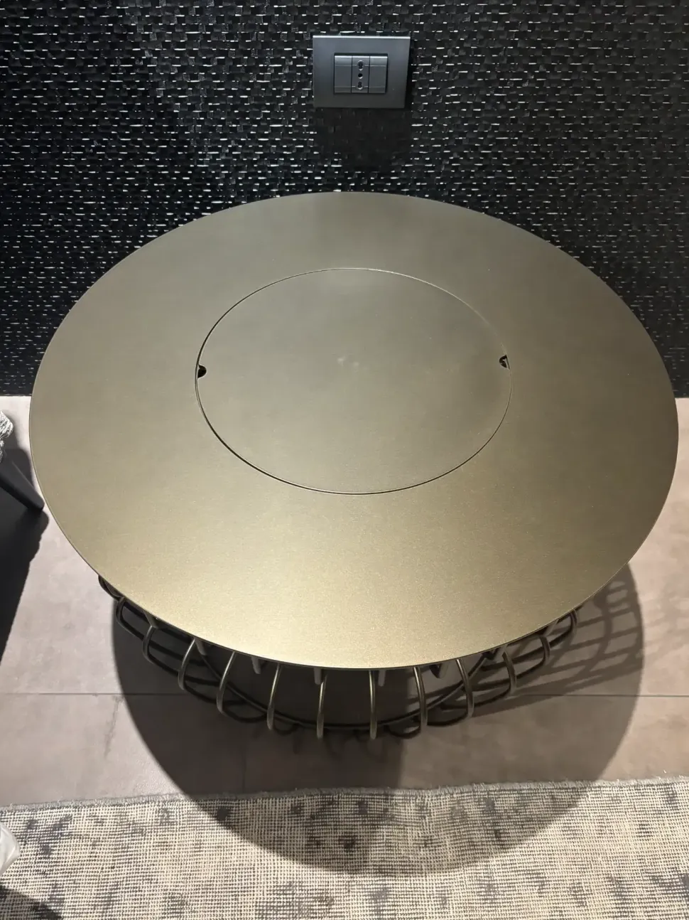 Tavolino design Tavolino flou atollo di Flou a prezzo ribassato