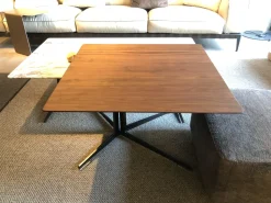 Tavolino Fly della firma Flexform con forte sconto