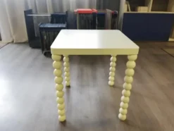 Tavolino Gambe intarsiate dell'azienda Flou con forte sconto