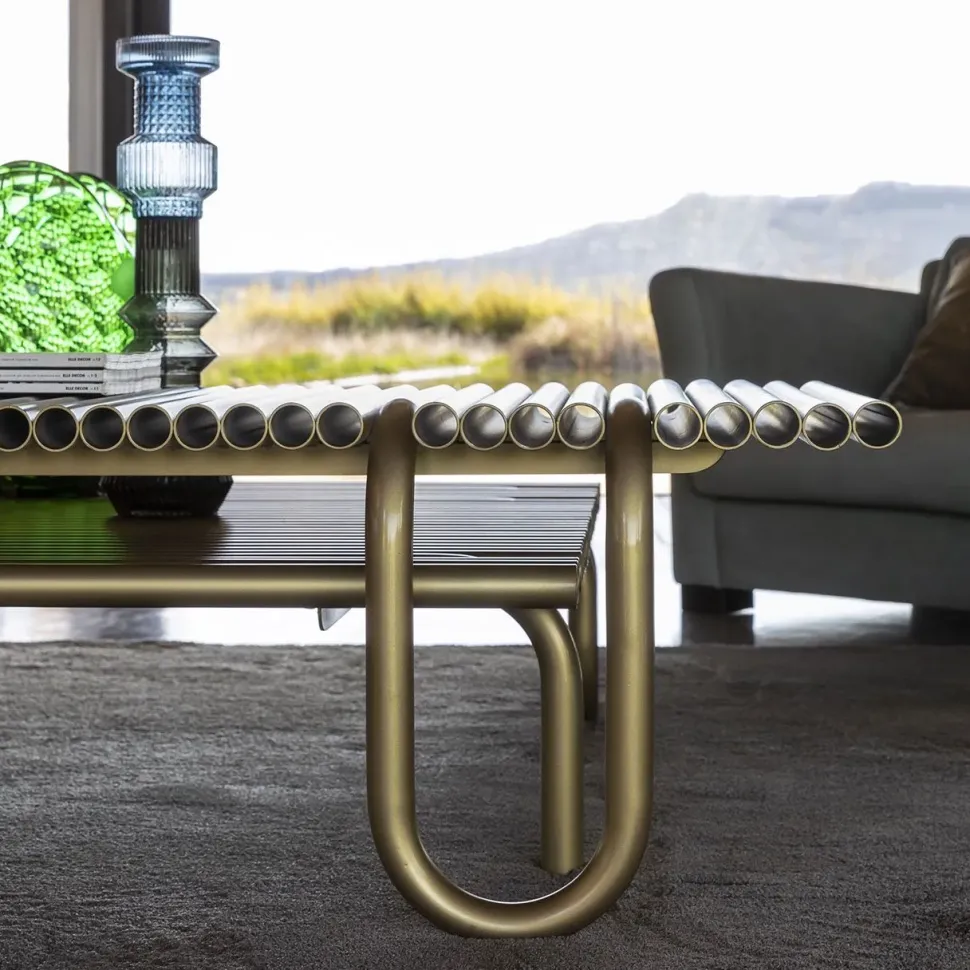 Tavolino in stile design modello Pipelines di Mogg con sconti imperdibili