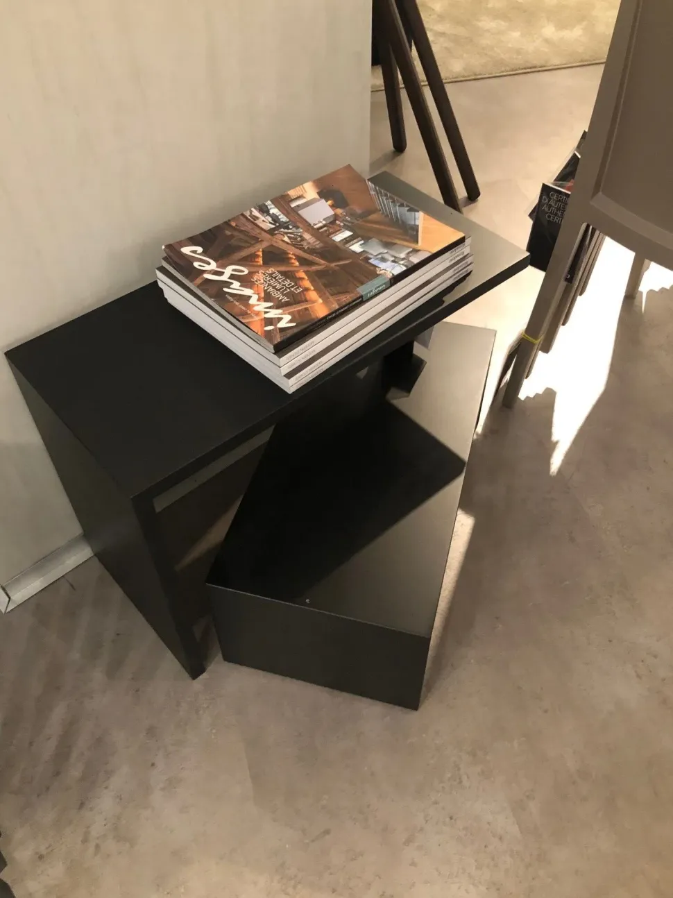 Tavolino in stile design modello Basello di Zanotta con sconti imperdibili