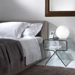 Tavolino in stile Moderno in vetro Artigianale Comodino mod.relax in vetro curvato scontato del 41%