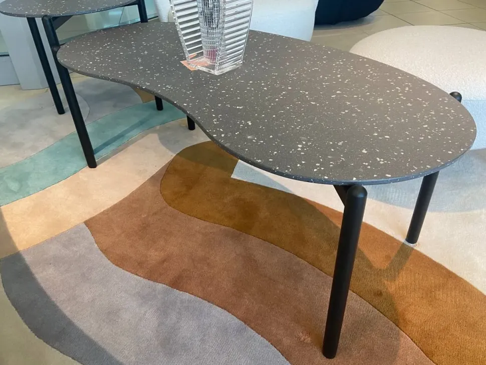 Tavolino in stile moderno modello Undique di Kartell con sconti imperdibili