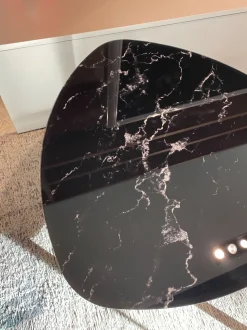 Tavolino Maconi modello Tavolino triangolare stondato in OFFERTA OUTLET