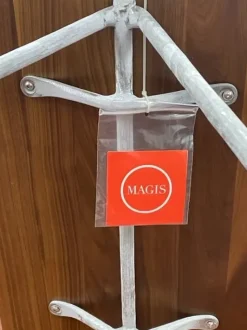 Tavolino Magis modello Tavolino piano noce americano officina magis in OFFERTA OUTLET