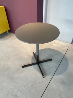 Tavolino modello Bob di Poltrona frau a prezzo scontato