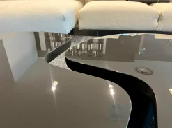 Tavolino modello Ernest di Poliform a prezzo ribassato